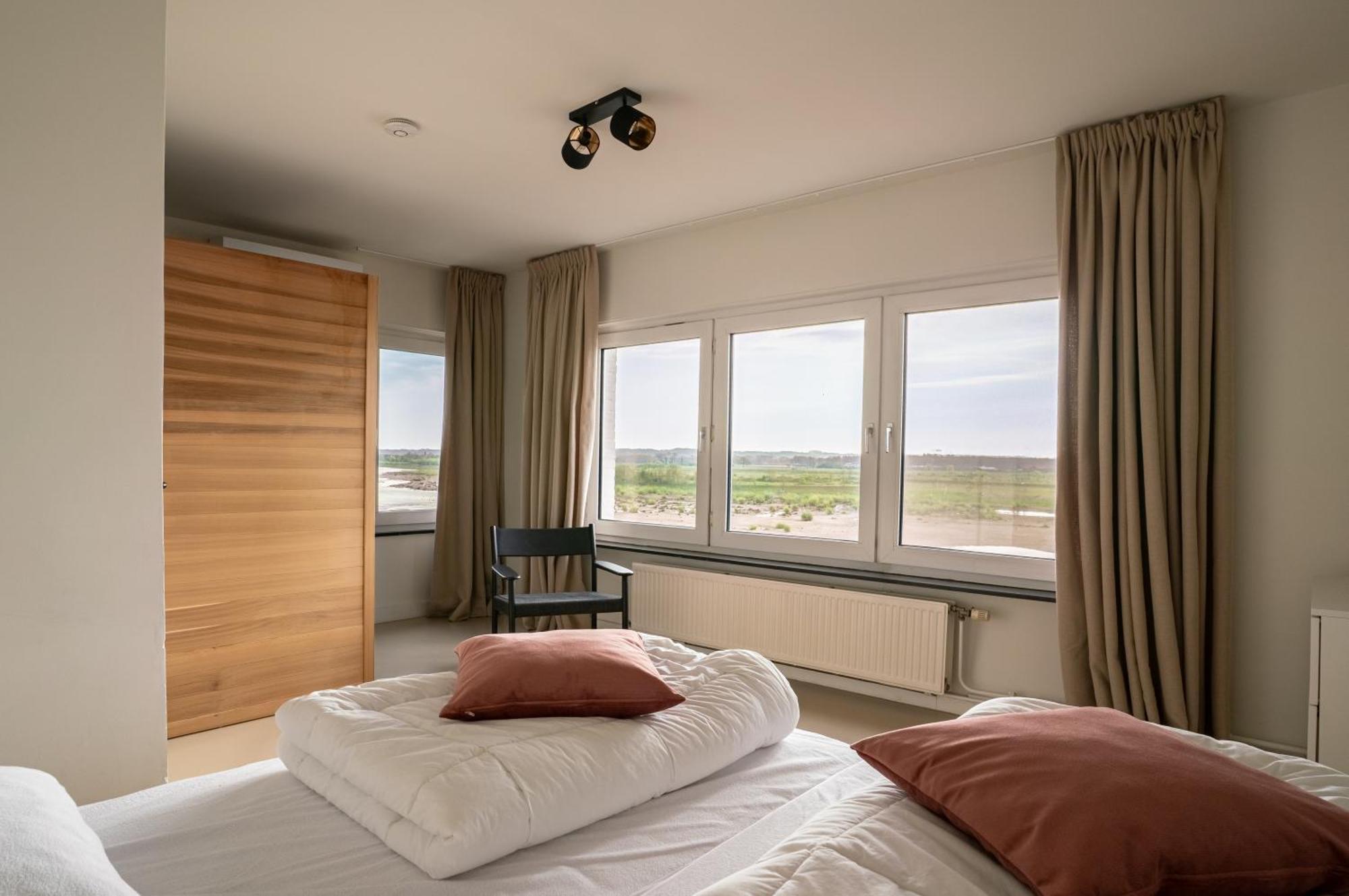 Maas Suites - The River House With Private Sauna Ланакен Экстерьер фото